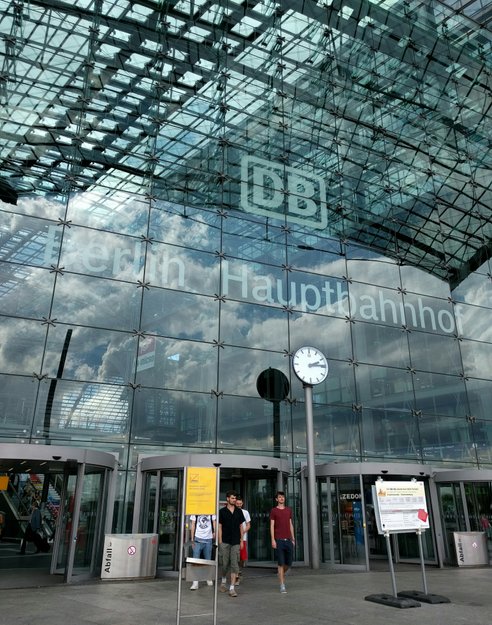 How To Get To Berlin Hauptbahnhof In Berlin Brandenburg By Subway Bus Train S Bahn Or Light Rail Moovit