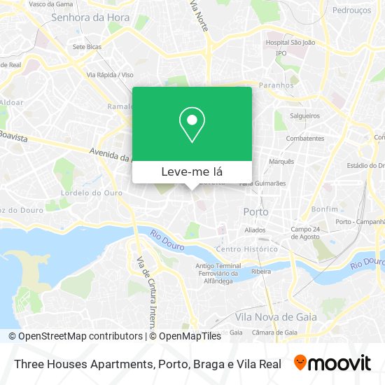 Three Houses Apartments mapa