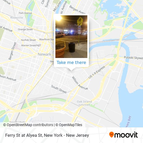 Mapa de Ferry St at Alyea St